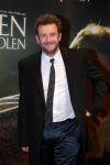 Amsterdam 22 februari 2016
Premiere Knielen op een Bed Violen in Tuschinski , Noortje Herlaar en partner Barry Atsma spelen de hoofdrol. Saskia Noort en Kluun, raymond van der Klundert
