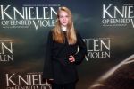 Amsterdam 22 februari 2016
Premiere Knielen op een Bed Violen in Tuschinski , Noortje Herlaar en partner Barry Atsma spelen de hoofdrol. Lisa Smit
