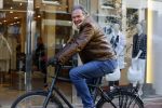 Amsterdam 16 februari 2016 
Maarten Spanjer op zijn fiets in de pc hooftstraat
