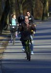 Amsterdam 16 gebruari 2016
Marc Marie Huijbregts op de fiets in het vondelpark