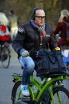 Amsterdam 16 gebruari 2016
Marc Marie Huijbregts op de fiets in het vondelpark