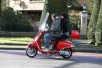 Amsterdam 8 maart 2016
Martijn Krabbe met zijn vriendin Noi Pakon op zijn vespa scooter.