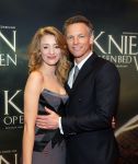 Amsterdam 22 februari 2016
Premiere Knielen op een Bed Violen in Tuschinski , Noortje Herlaar en partner Barry Atsma spelen de hoofdrol.