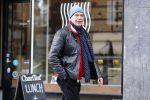 Amsterdam 23 februari 2016 
Peter Faber op straat in Amsterdam zuid