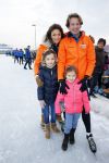 Biddinghuizen 6 maart 2016
De hollandse 100 georganiseerd door prins Bernhard jr . 10 km schaatsen en 90km fietsen .
De opbrengst gaat naar het onderzoek tegen lymphe klier kanker. Prins Floris met prinses Aimee en hun kinderen Magali en Eliane