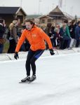 Biddinghuizen 6 maart 2016
De hollandse 100 georganiseerd door prins Bernhard jr . 10 km schaatsen en 90km fietsen .
De opbrengst gaat naar het onderzoek tegen lymphe klier kanker. Prins Floris met prinses Aimee en hun kinderen Magali en Eliane