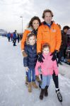 Biddinghuizen 6 maart 2016
De hollandse 100 georganiseerd door prins Bernhard jr . 10 km schaatsen en 90km fietsen .
De opbrengst gaat naar het onderzoek tegen lymphe klier kanker. Prins Floris met prinses Aimee en hun kinderen Magali en Eliane