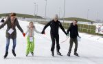 Biddinghuizen 6 maart 2016
De hollandse 100 georganiseerd door prins Bernhard jr . 10 km schaatsen en 90km fietsen .
De opbrengst gaat naar het onderzoek tegen lymphe klier kanker. Prins Maurits met Prinses Marilene