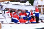 Muiden 9 juni 2001

Prins Willem Alexander en Yvonne v Gennip, Cees Wolzak, Jan Loorbach varen met de Groene Draeck. Allen zijn lid van de club van 144

Peter Smulders bv