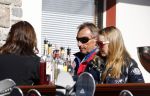 Zurs 22 februari 2016
Prinses Caroline van Monaco op wintersport met haar dochter Alexandra v Hannover.
Ik denk dat Caroline staat te praten met haar ex man Ernst van hannover. Ze slaapt in hotel Lorunser