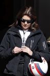 Zurs 22 februari 2016
Prinses Caroline van Monaco op wintersport met haar dochter Alexandra v Hannover.
Ik denk dat Caroline staat te praten met haar ex man Ernst van hannover. Ze slaapt in hotel Lorunser