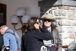 Zurs 22 februari 2016
Prinses Caroline van Monaco op wintersport met haar dochter Alexandra v Hannover.
Ik denk dat Caroline staat te praten met haar ex man Ernst van hannover. Ze slaapt in hotel Lorunser