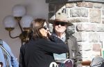 Zurs 22 februari 2016
Prinses Caroline van Monaco op wintersport met haar dochter Alexandra v Hannover.
Ik denk dat Caroline staat te praten met haar ex man Ernst van hannover. Ze slaapt in hotel Lorunser
