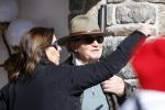 Zurs 22 februari 2016
Prinses Caroline van Monaco op wintersport met haar dochter Alexandra v Hannover.
Ik denk dat Caroline staat te praten met haar ex man Ernst van hannover. Ze slaapt in hotel Lorunser