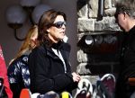 Zurs 22 februari 2016
Prinses Caroline van Monaco op wintersport met haar dochter Alexandra v Hannover.
Ik denk dat Caroline staat te praten met haar ex man Ernst van hannover. Ze slaapt in hotel Lorunser