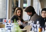 Amsterdam 12 februari 2016
Rick Brandsteder met (zijn) vriendin Anna Sophia v Zweden de ochter van Jaap v Zweden op terras en omarmd op straat