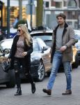 Amsterdam 12 februari 2016
Rick Brandsteder met (zijn) vriendin Anna Sophia v Zweden de ochter van Jaap v Zweden op terras en omarmd op straat