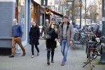 Amsterdam 12 februari 2016
Rick Brandsteder met (zijn) vriendin Anna Sophia v Zweden de ochter van Jaap v Zweden op terras en omarmd op straat