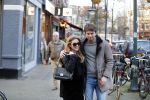 Amsterdam 12 februari 2016
Rick Brandsteder met (zijn) vriendin Anna Sophia v Zweden de ochter van Jaap v Zweden op terras en omarmd op straat