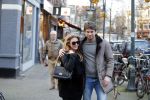 Amsterdam 12 februari 2016
Rick Brandsteder met (zijn) vriendin Anna Sophia v Zweden de ochter van Jaap v Zweden op terras en omarmd op straat