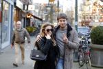 Amsterdam 12 februari 2016
Rick Brandsteder met (zijn) vriendin Anna Sophia v Zweden de ochter van Jaap v Zweden op terras en omarmd op straat