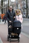 Amsterdam 5 maart 2016 
Robert Doornbos en Chantal Bles achter de kinderwagen.