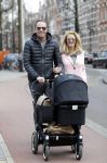 Amsterdam 5 maart 2016 
Robert Doornbos en Chantal Bles achter de kinderwagen.