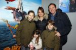 Amsterdam 14 februari 2016
Premiere Robinson Crusoe in pathe arena. Robert leroy met vrouw en kinderen
