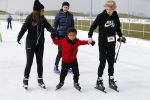 Biddinghuizen 6 maart 2016
De hollandse 100 georganiseerd door prins Bernhard jr . 10 km schaatsen en 90km fietsen .
De opbrengst gaat naar het onderzoek tegen lymphe klier kanker. Rosanna Kluivert met zoons Shane en Nino