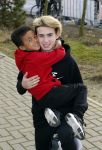 Biddinghuizen 6 maart 2016
De hollandse 100 georganiseerd door prins Bernhard jr . 10 km schaatsen en 90km fietsen .
De opbrengst gaat naar het onderzoek tegen lymphe klier kanker. Shane Kluivert en Nino Wilkes