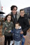 Amsterdam 14 februari 2016
Premiere Robinson Crusoe in pathe arena. Sinouh met kinderen