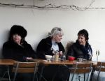 Amsterdam 5 maart 2016
Stacey Rookhuizen op terras met twee dames
