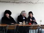 Amsterdam 5 maart 2016
Stacey Rookhuizen op terras met twee dames