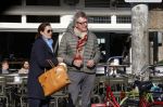 Amsterdam 9 maart 2016
Ursul de Geer kussend met zijn vriendin op het terras van cafe Wildschut.
