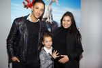 Amsterdam 14 februari 2016
Premiere Robinson Crusoe in pathe arena. Yesser met zoon en zwangere vrouw