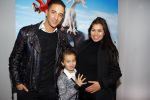 Amsterdam 14 februari 2016
Premiere Robinson Crusoe in pathe arena. Yesser met zoon en zwangere vrouw