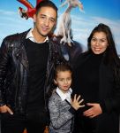 Amsterdam 14 februari 2016
Premiere Robinson Crusoe in pathe arena. Yesser met zoon en zwangere vrouw