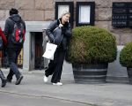 Amsterdam 1 februari 2017
Bartina Koeman aan het shoppen