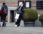 Amsterdam 1 februari 2017
Bartina Koeman aan het shoppen