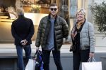 Amsterdam 14 februari 2017
Caroline Tensen aan het winkelen met zoon Bob Wisse op de pc hooftstraat