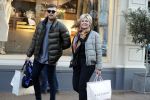 Amsterdam 14 februari 2017
Caroline Tensen aan het winkelen met zoon Bob Wisse op de pc hooftstraat