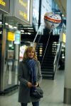 Schiphol 17 februari 2017
Daphne Deckers haalt haar dochter Emma op op schiphol . Emma komt een paar dagen over vanuit Los Angeles.