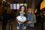 Schiphol 17 februari 2017
Daphne Deckers haalt haar dochter Emma op op schiphol . Emma komt een paar dagen over vanuit Los Angeles.