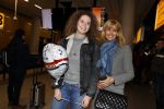Schiphol 17 februari 2017
Daphne Deckers haalt haar dochter Emma op op schiphol . Emma komt een paar dagen over vanuit Los Angeles.