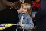 Schiphol 17 februari 2017 
Xander en Sophie de Buisonje komen met hun dochter Cela Lynn en zoon Dex aan op schiphol. Beide ouders familie en Sem v Dijk wachten ze op . Ook de hond is meegekomen.