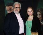 Rotterdam, 20 Januari 2017
Premiere musical Into The Woods.
Ernst Daniel Smid met zijn dochter Coosje Smid