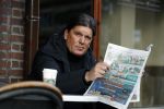 Amsterdam 3 februari 2017 
Frank masmeijer leest krant op terras bij starbucks