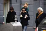 Amsterdam 15 december 2017
Hans Teeuwen en zijn vriendin Eva met  dochter Nika.