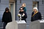 Amsterdam 15 december 2017
Hans Teeuwen en zijn vriendin Eva met  dochter Nika.