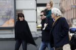 Amsterdam 15 december 2017
Hans Teeuwen en zijn vriendin Eva met  dochter Nika.